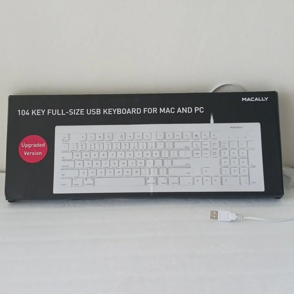 Macally 104 key full size USB Keyboard for Mac and PC in white